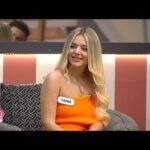 Casa Iubirii – Tania, noua concurenta, le da fiori reci fetelor! Kira: ,,De ce rade Moldo si nu…”