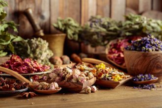 Soluții naturale pentru confort digestiv: ingrediente recomandate în orice sezon