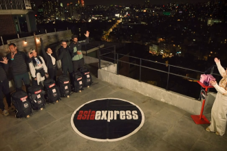 Asia Express, din 12 noiembrie 2025. Finala la masculin între teatru și sport