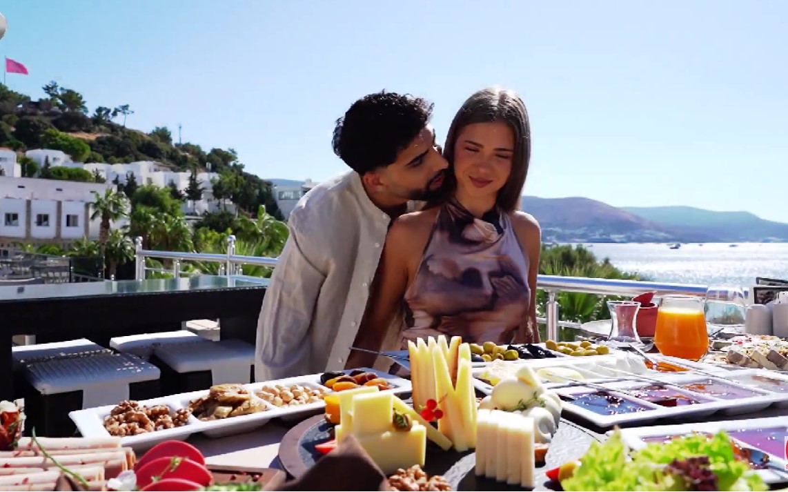 Casa iubirii episodul 250, 18 Septembrie 2026. Date-ul dintre Andra si Ahmed, motiv de gelozie! Casa iubirii episodul 250, 18 Septembrie 2026. Date-ul dintre Andra si Ahmed, motiv de gelozie!